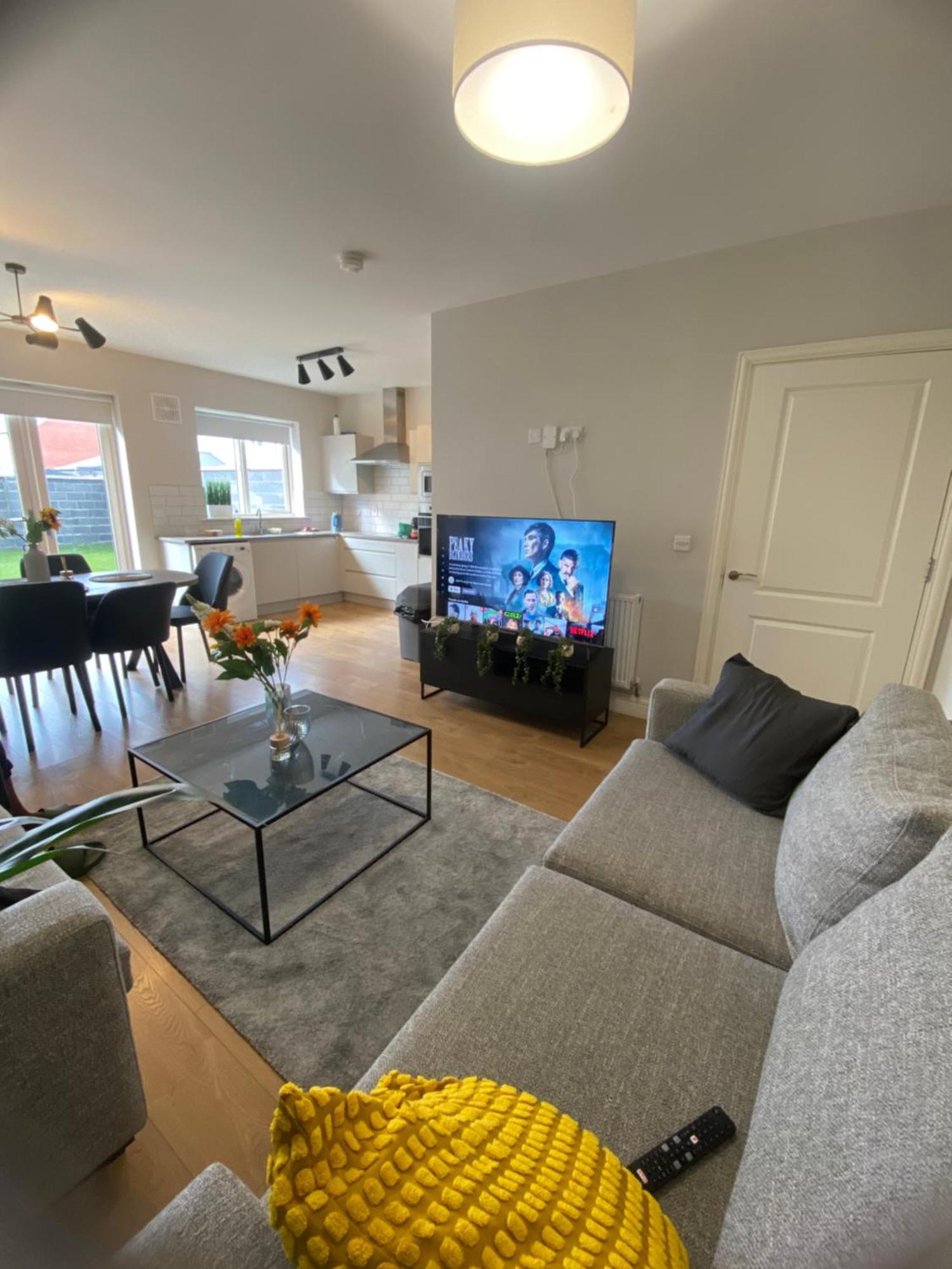Extra Large Room In New House At Citywest ดับลิน ภายนอก รูปภาพ